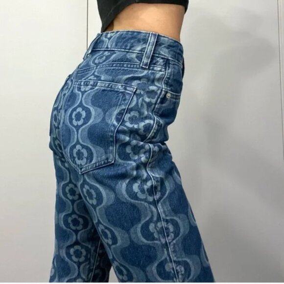 SOLD!!! Aritzia Zola High Waisted Mom Jeans in Kaleidoscope Md Blue 8 - Picture 2 of 5